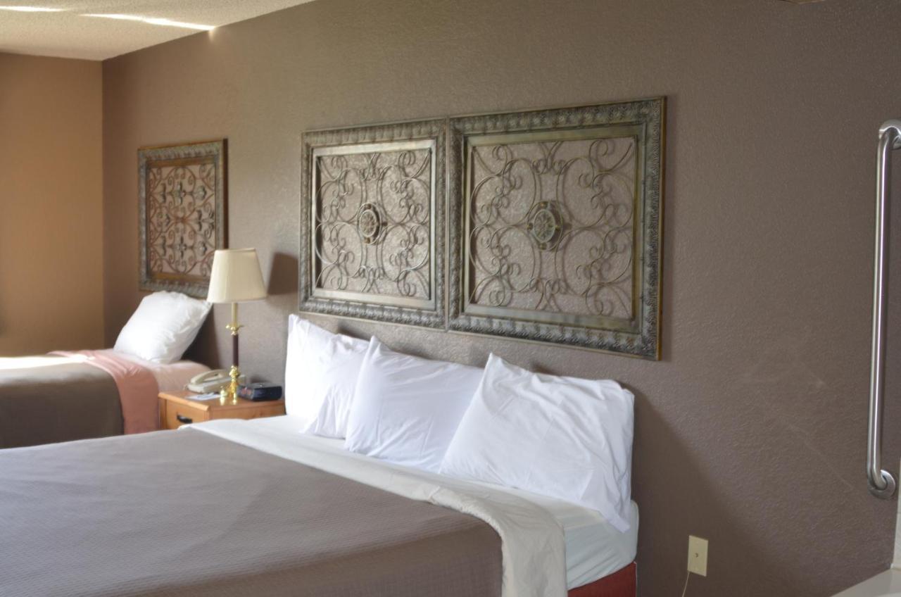 Boarders Inn And Suites By Cobblestone Hotels - Fayette المظهر الخارجي الصورة