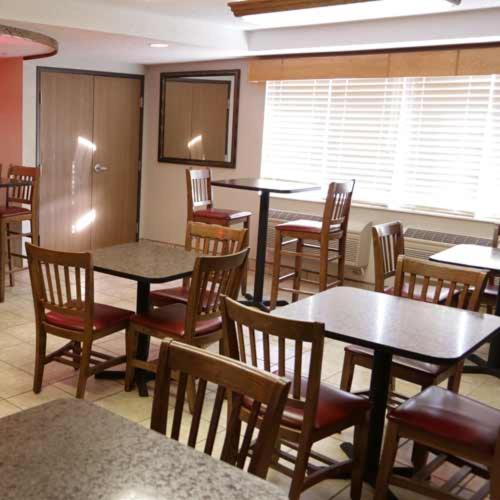 Boarders Inn And Suites By Cobblestone Hotels - Fayette المظهر الخارجي الصورة