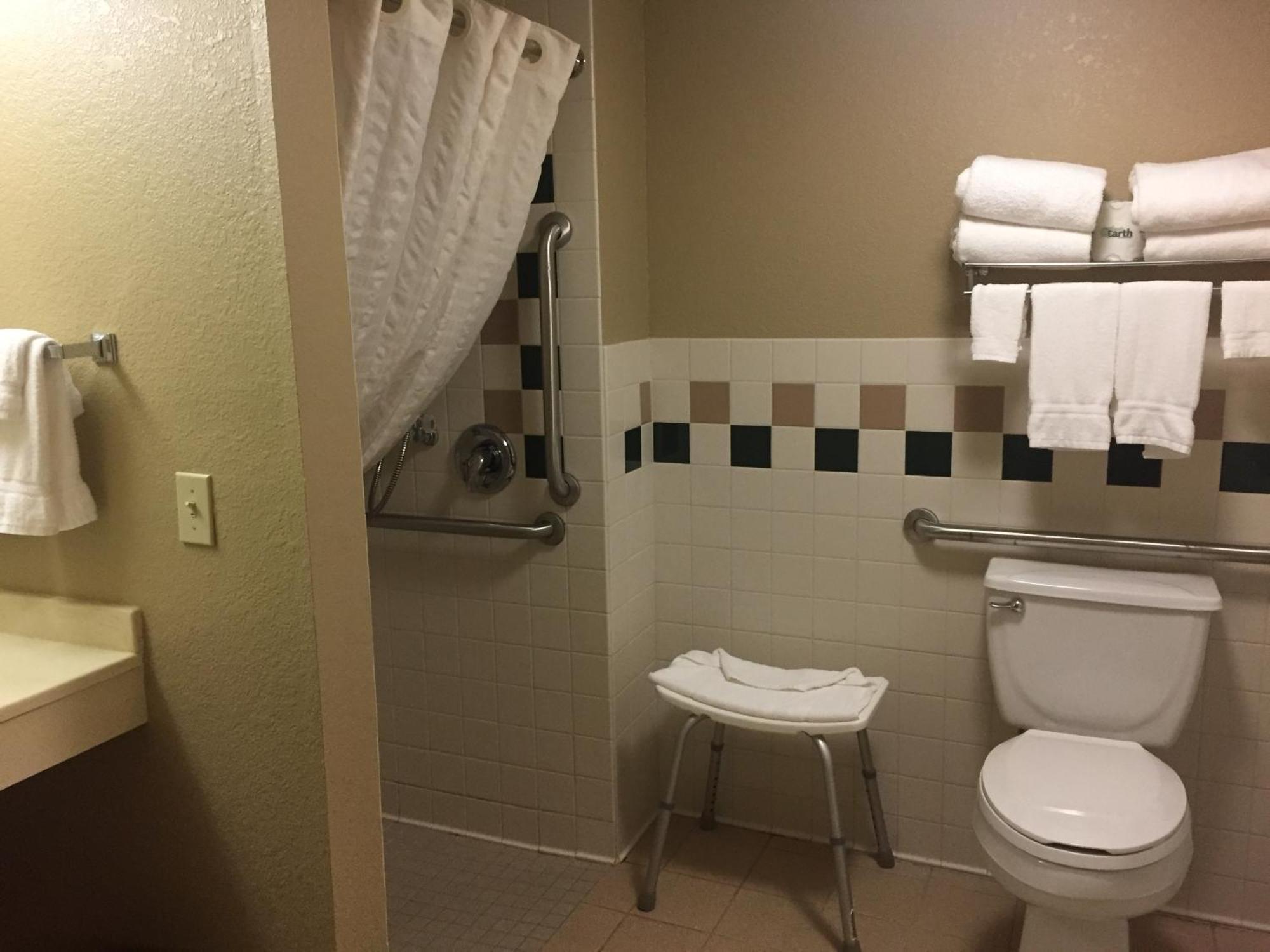 Boarders Inn And Suites By Cobblestone Hotels - Fayette المظهر الخارجي الصورة